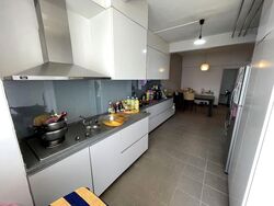 Lakepoint Condominium (D22), Condominium #577330021